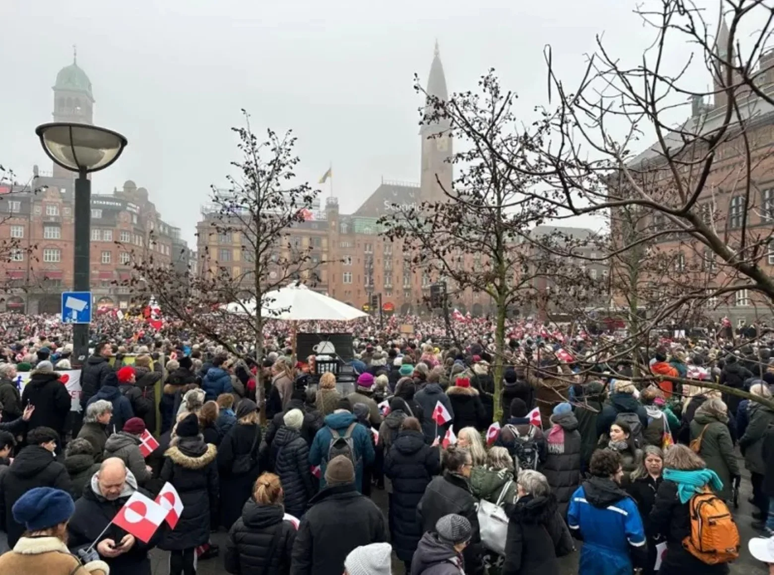 Χιλιάδες Δανοί στους δρόμους κατά των σχεδίωνΤραμπ για τη Γροιλανδία ΒΙΝΤΕΟ 25 Χιλιάδες Δανοί στους δρόμους κατά των σχεδίωνΤραμπ για τη Γροιλανδία ΒΙΝΤΕΟ
