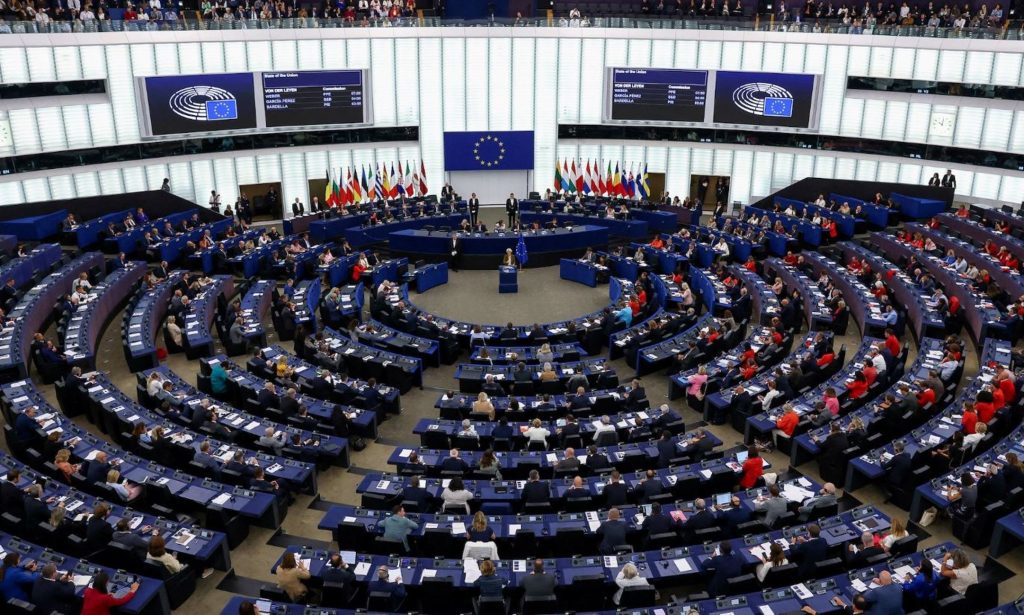 Ευρωκοινοβούλιο: «Πάγωσε» την εμπορική συμφωνία ΕΕ - ΗΠΑ