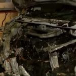 Πάτρα: Φωτιά σε τρία αυτοκίνητα - Φλεγόμενο βανάκι κατέληξε στις γραμμές τρένου!