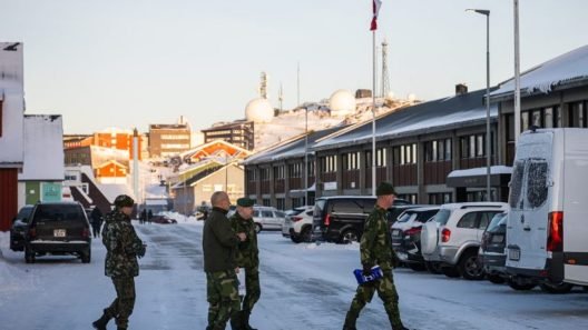 Γαλλία: Ζητά ασκηση του ΝΑΤΟ στη Γροιλανδία