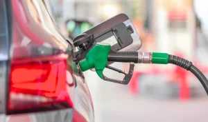 Επιχείρηση της ΕΛΑΣ με λουκέτα και συλλήψεις - Κομπίνα με «πειραγμένες» αντλίες σε Βενζινάδικα