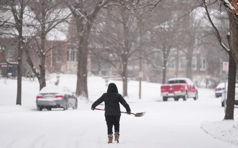 ΗΠΑ: Πάνω από 670.000 νοικοκυριά χωρίς ρεύμα, ακυρώθηκαν σχεδόν 10.000 πτήσεις 24 ΗΠΑ: Πάνω από 670.000 νοικοκυριά χωρίς ρεύμα, ακυρώθηκαν σχεδόν 10.000 πτήσεις