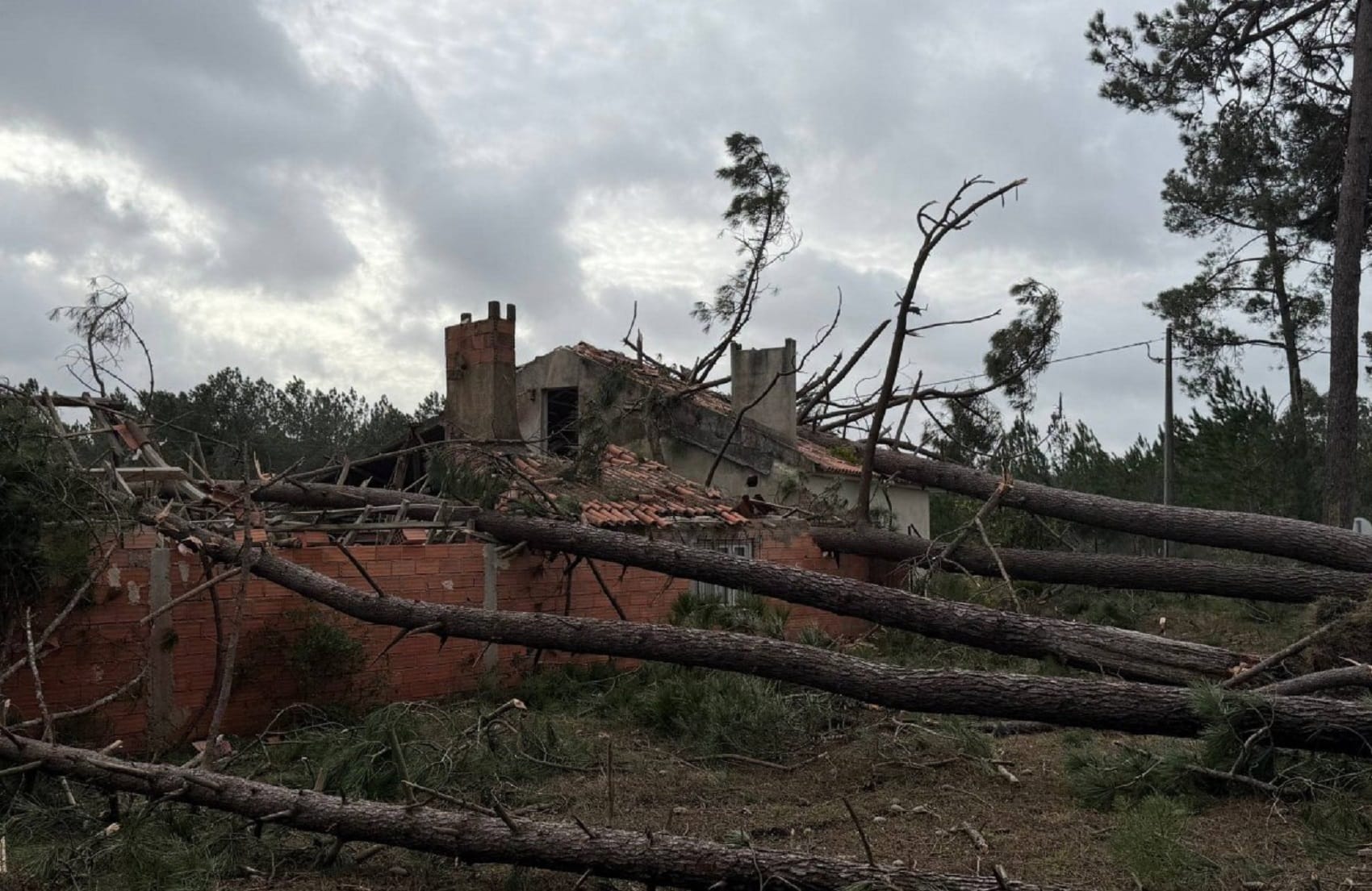 Κακοκαιρία Κριστίν: Νεκροί στην Πορτογαλία, σφοδρό πλήγμα στην Ισπανία BINTEO ΦΩΤΟ