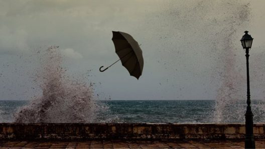 Χαλάει ο καιρός: Ερχονται βροχές, καταιγίδες και 8 μποφόρ