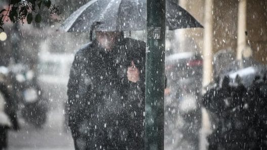 Κακοκαιρία: Διήμερο με ισχυρές βροχές, καταιγίδες, χιόνια και απαγορευτικό απόπλου