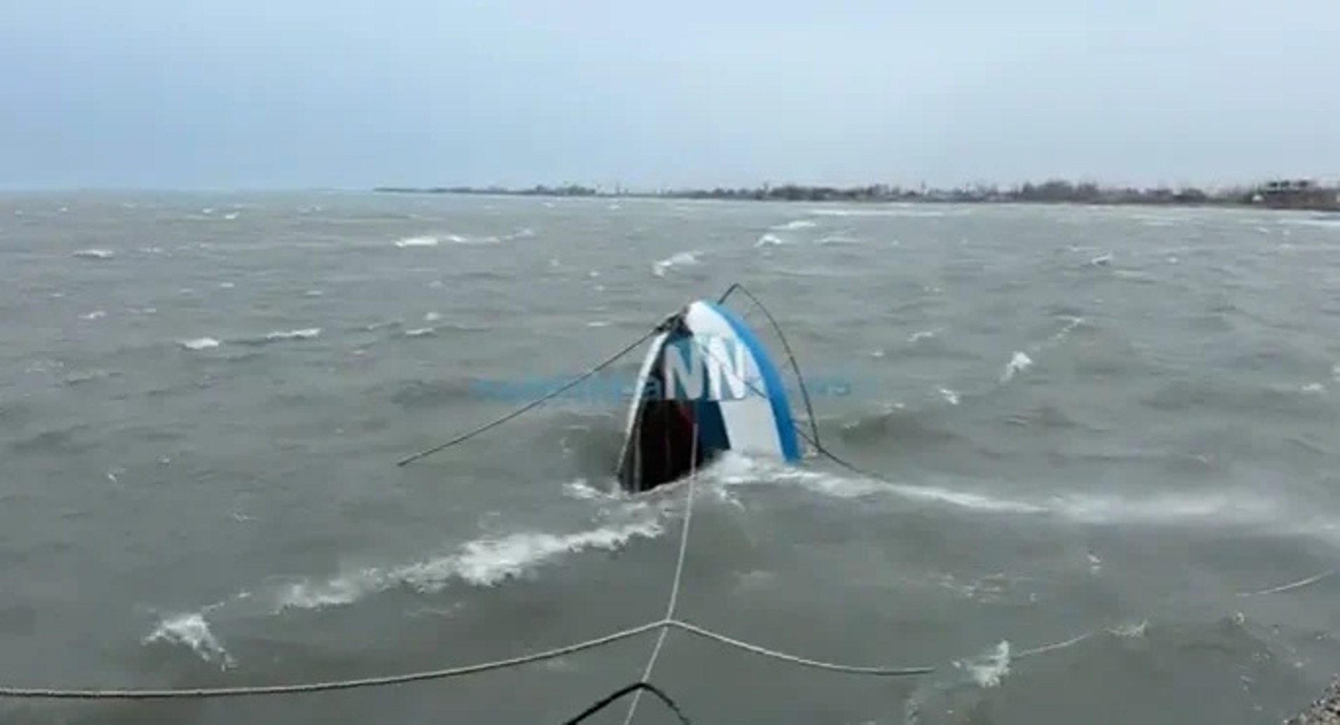 Ναυπακτία: Βυθίστηκαν βάρκες, ζημιές από τους ισχυρούς ανέμους ΦΩΤΟ - ΒΙΝΤΕΟ 30 Ναυπακτία: Βυθίστηκαν βάρκες, ζημιές από τους ισχυρούς ανέμους ΦΩΤΟ – ΒΙΝΤΕΟ