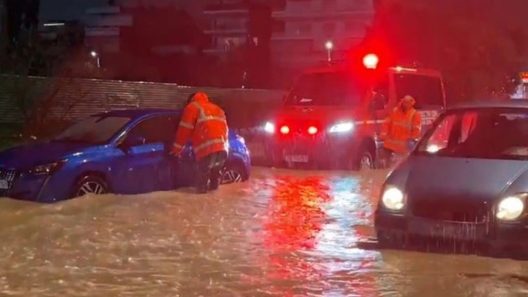 Κακοκαιρία: Μια νεκρή στη Γλυφάδα