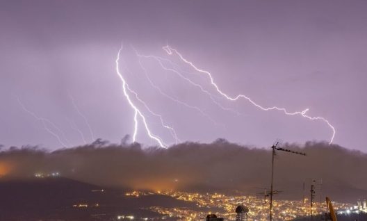 Κακοκαιρία: Πού ήχησε το «112» το βράδυ της Τετάρτης