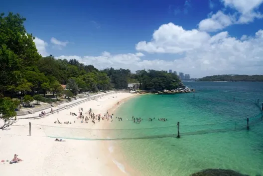 Η παραλία που έγινε η επίθεση από καρχαρία αποκλείστηκε από τις Αρχές