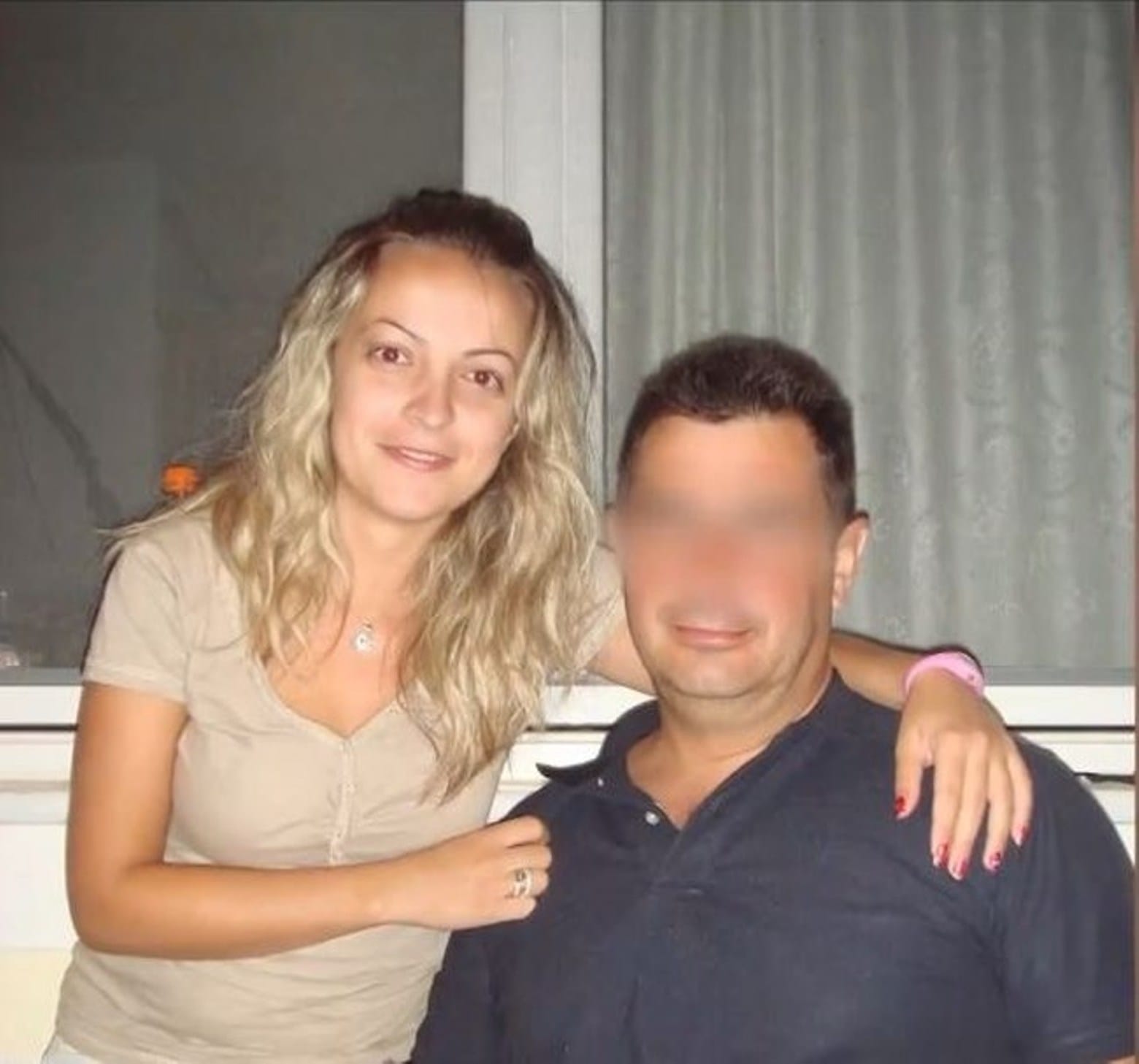 Καταγγελίες για οσμή αερίου στη «ΒΙΟΛΑΝΤΑ» από μητέρα θύματος 4 Η 45χρονη Ελενα Κατσαρού με τον σύζυγό της είχαν αποκτήσει ένα αγοράκι