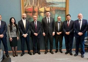 Πάτρα: Επενδυτές στο λιμάνι για δρομολόγια στην Αίγυπτο - Με «υπογραφή» Κικίλια ΦΩΤΟ 29 Πάτρα: Επενδυτές στο λιμάνι για δρομολόγια στην Αίγυπτο - Με «υπογραφή» Κικίλια ΦΩΤΟ