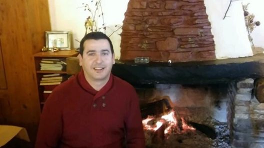 Το ανήλικο παιδί Λιμενικού θα «υιοθετήσει» η Βουλή