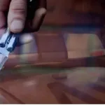 Πάτρα: Εκρυβε σουγιά στο αυτοκίνητό του