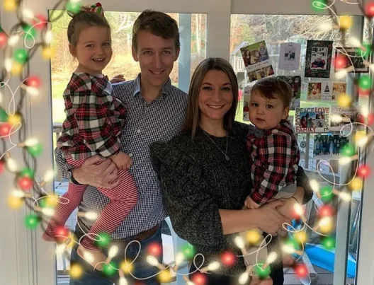 Μασαχουσέτη: Έστειλε τον σύζυγο για φαγητό, έπνιξε τα παιδιά και αυτοκτόνησε