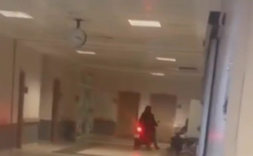 Εισέβαλε στα επείγοντα νοσοκομείου με μηχανάκι στην Τουρκία 24 Εισέβαλε στα επείγοντα νοσοκομείου με μηχανάκι στην Τουρκία