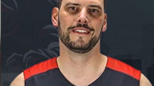 Ποιος είναι ο μπασκετμπολίστας που κατέληξε σε αγώνα