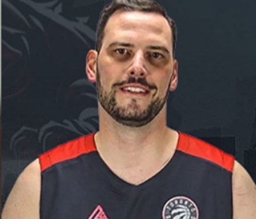 Ποιος είναι ο μπασκετμπολίστας που κατέληξε σε αγώνα