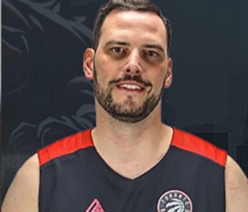 Ποιος είναι ο μπασκετμπολίστας που κατέληξε σε αγώνα