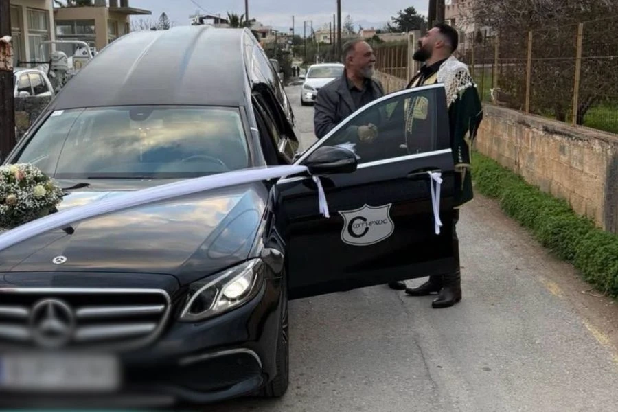 Kρήτη: Γαμπρός πήγε με την νεκροφόρα στην Εκκλησία ΒΙΝΤΕΟ