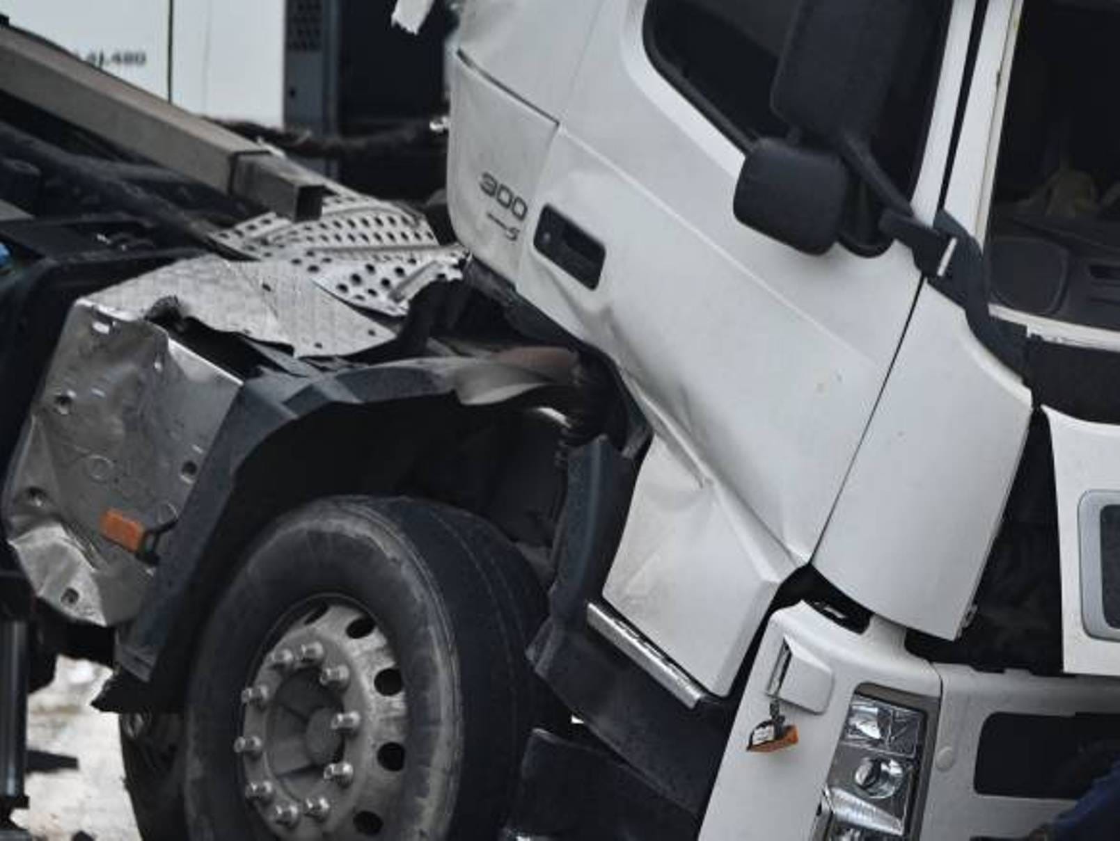 Εκτροπή νταλίκας στην Περιμετρική Πατρών