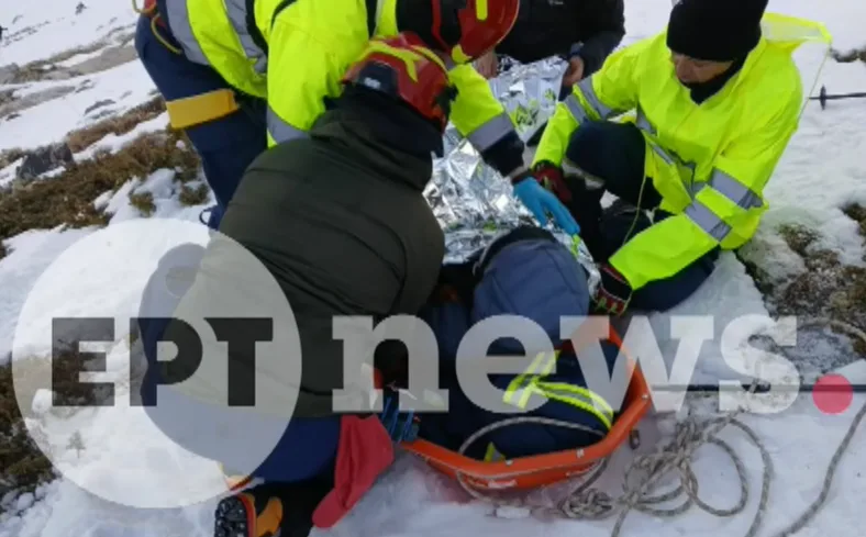 Από τη μεταφορά τραυματία ορειβάτη 