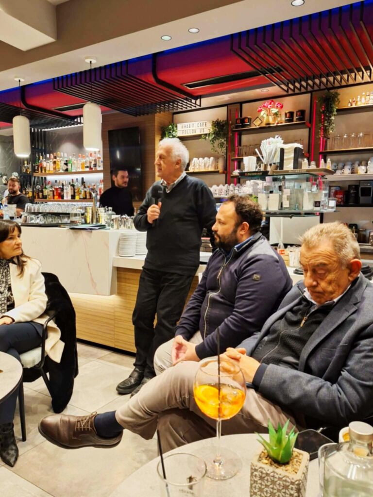 Αίγιο: Ο Κώστας Σκανδαλίδης σε εκδήλωση του ΠΑΣΟΚ, με εσωκομματική σύνεση ΦΩΤΟ