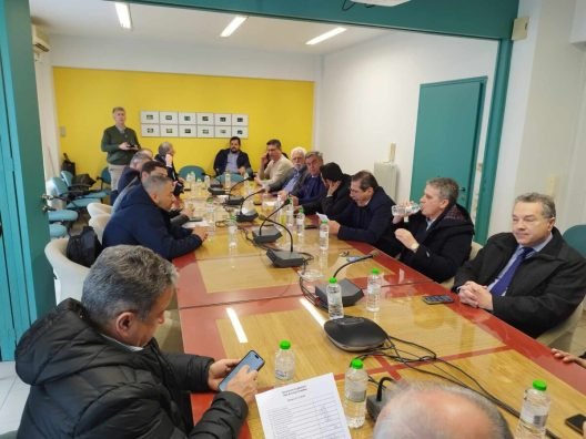 Αχαΐα: Αιχμές δημάρχων για «παραλείψεις της Διοίκησης» στη Παραλία Καλογριάς ΦΩΤΟ