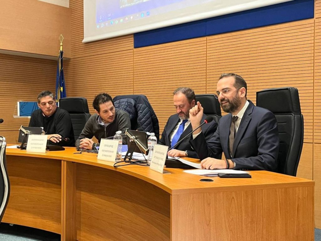 Πάτρα: Κενά «βλέπει» η Περιφέρεια στο νέο εκλογικό νόμο, οι προτάσεις Φαρμάκη