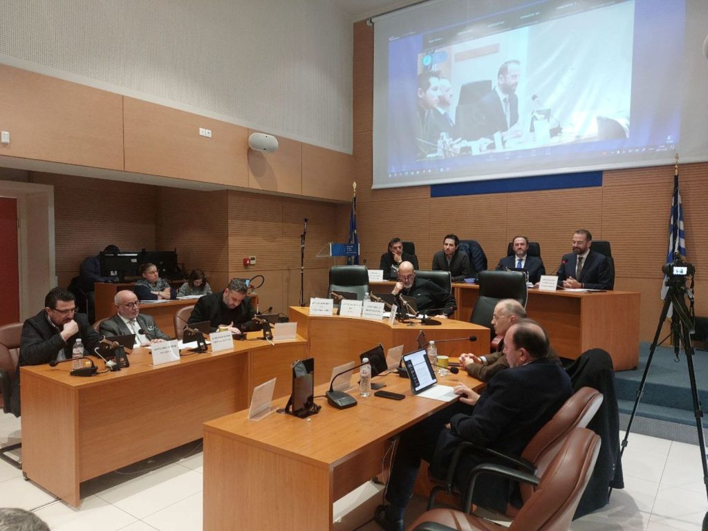 Πάτρα: Κενά «βλέπει» η Περιφέρεια στο νέο εκλογικό νόμο, οι προτάσεις Φαρμάκη