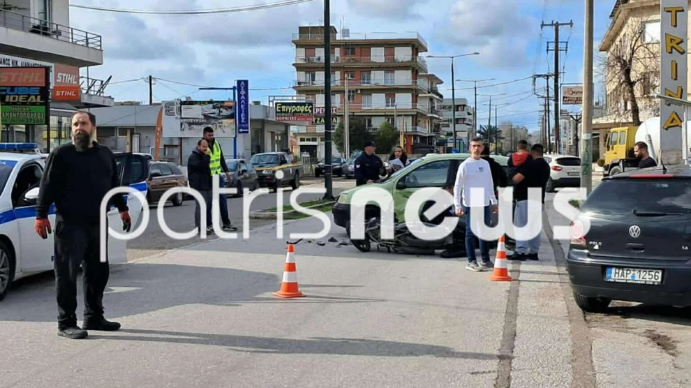 Πύργος: Δίκυκλο «καρφώθηκε» σε ΙΧ που έκανε αναστροφή ΦΩΤΟ