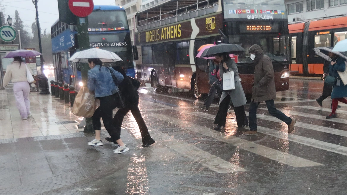 Ισχυρή κακοκαιρία το Σαββατοκύριακο, οι «κόκκινες» περιοχές