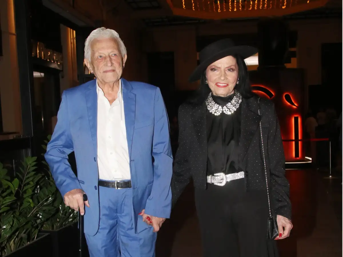 Πέθανε ο σύντροφος της Ζωζώς Σαπουντζάκη