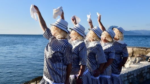 Πάτρα: «Μερικοί το προτιμούν… Ξανθό!» από τις ΣΦήγΚΕΣ