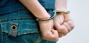 Νίκαια: 14χρονος με ρουκέτα έξω από σχολείο