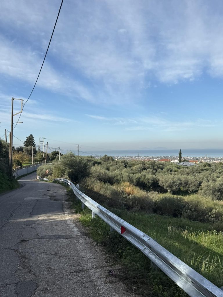 Πάτρα: Νέα στηθαία και κιγκλιδώματα ασφαλείας από τον Δήμο, τα σημεία ΦΩΤΟ