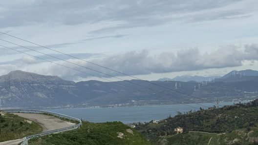 Πάτρα: Νέα στηθαία και κιγκλιδώματα ασφαλείας από τον Δήμο, τα σημεία ΦΩΤΟ