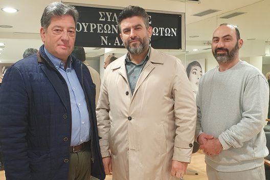 Κλείνουν κομμωτές και κουρείς - Στα όρια της οικονομικής εξόντωσης 25 Κλείνουν κομμωτές και κουρείς - Στα όρια της οικονομικής εξόντωσης