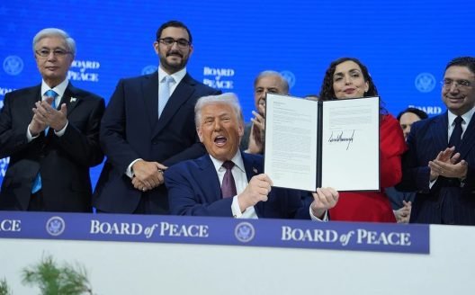 Υπεγράφη το «Συμβούλιο Ειρήνης» του Τραμπ στο Νταβός ΦΩΤΟ