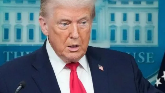 Σκέφτομαι σοβαρά την αποχώρηση από το ΝΑΤΟ, λέει ο Τραμπ και συμφωνεί με Πούτιν