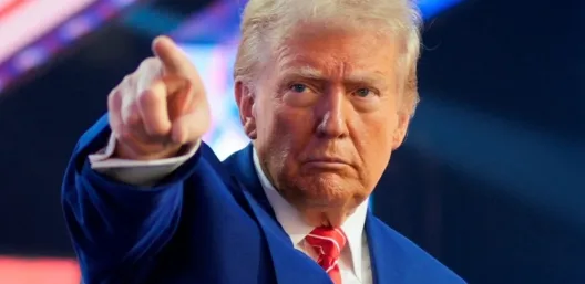 «Καθαίρεσε» την επικεφαλής του ICE ο Τραμπ μετά τους πυροβολισμούς στη Μινεάπολη