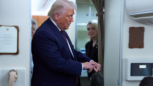 Η εξήγηση Τραμπ για το νέο μοβ μώλωπα ΦΩΤΟ - ΒΙΝΤΕΟ