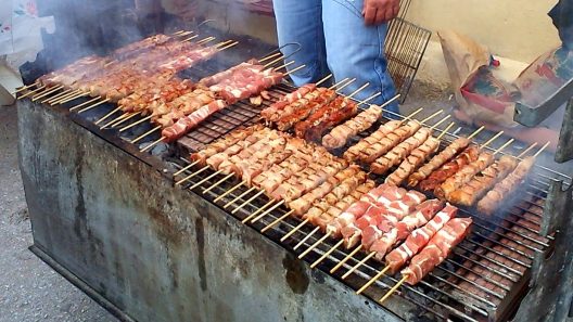 Αργίες 2026: Έρχεται νωρίς η Τσικνοπέμπτη – Πότε πέφτει το τριήμερο της Καθαράς Δευτέρας