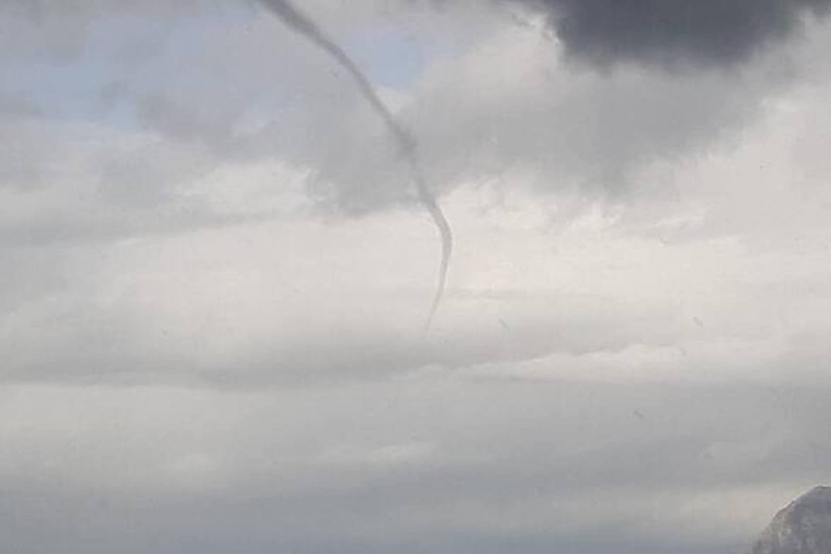 ΒΙΝΤΕΟ με υδροστρόβιλο στην Πάτρα 29 ΒΙΝΤΕΟ με υδροστρόβιλο στην Πάτρα