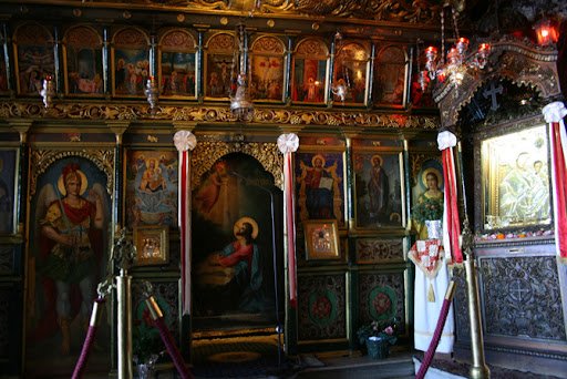 Το πρόγραμμα Ακολουθιών στην Παναγία Τρυπητή, στο Αίγιο