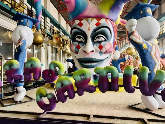 Πάτρα: Με στολή και άρμα το Πανεπιστήμιο στο Καρναβάλι 2026 ΦΩΤΟ