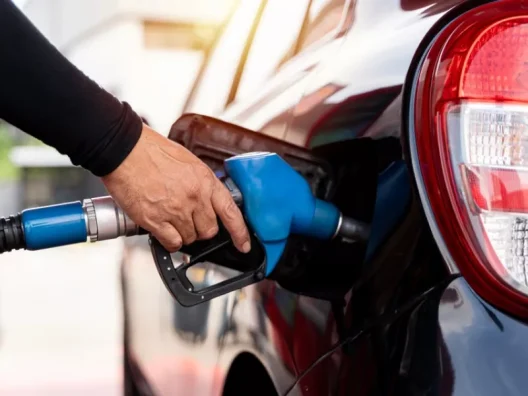 Σταματά τις εξαγωγές βενζίνης η Μόσχα