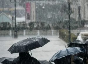 Κακοκαιρία «Erminio»: «Περιορίστε τις μετακινήσεις έως τα μεσάνυχτα» - Ήχησε το 112 στην Αττική