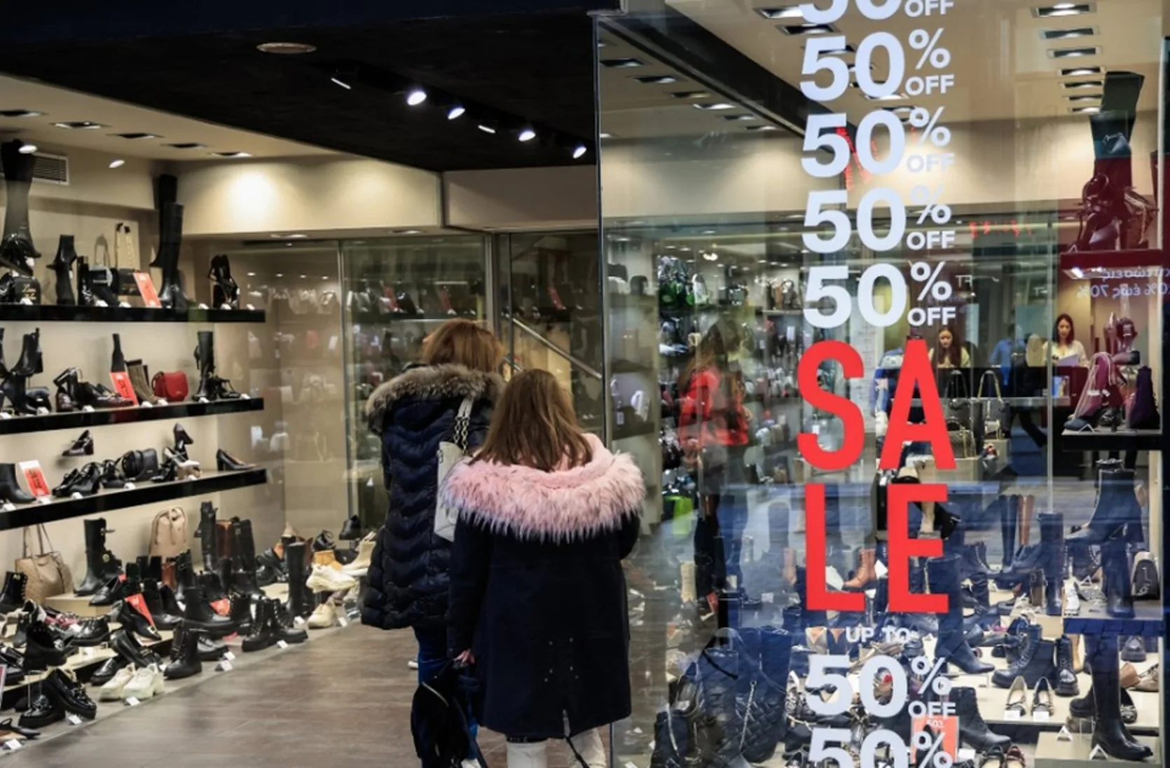 Πάτρα: Ανοικτά τα καταστήματα την Κυριακή, το ωράριο