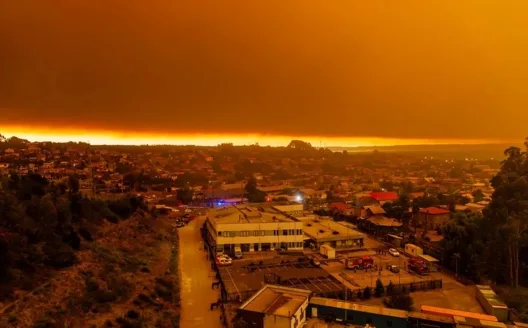 Στους 16 οι νεκροί από φονικές πυρκαγιές στη Χιλή, χιλιάδες εκτοπισμένοι ΒΙΝΤΕΟ