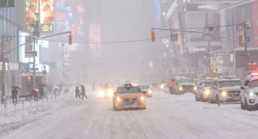 Οι ΗΠΑ απειλούνται από πολικό αρμαγεδδώνα, ακυρώσεις εκατοντάδων πτήσεων